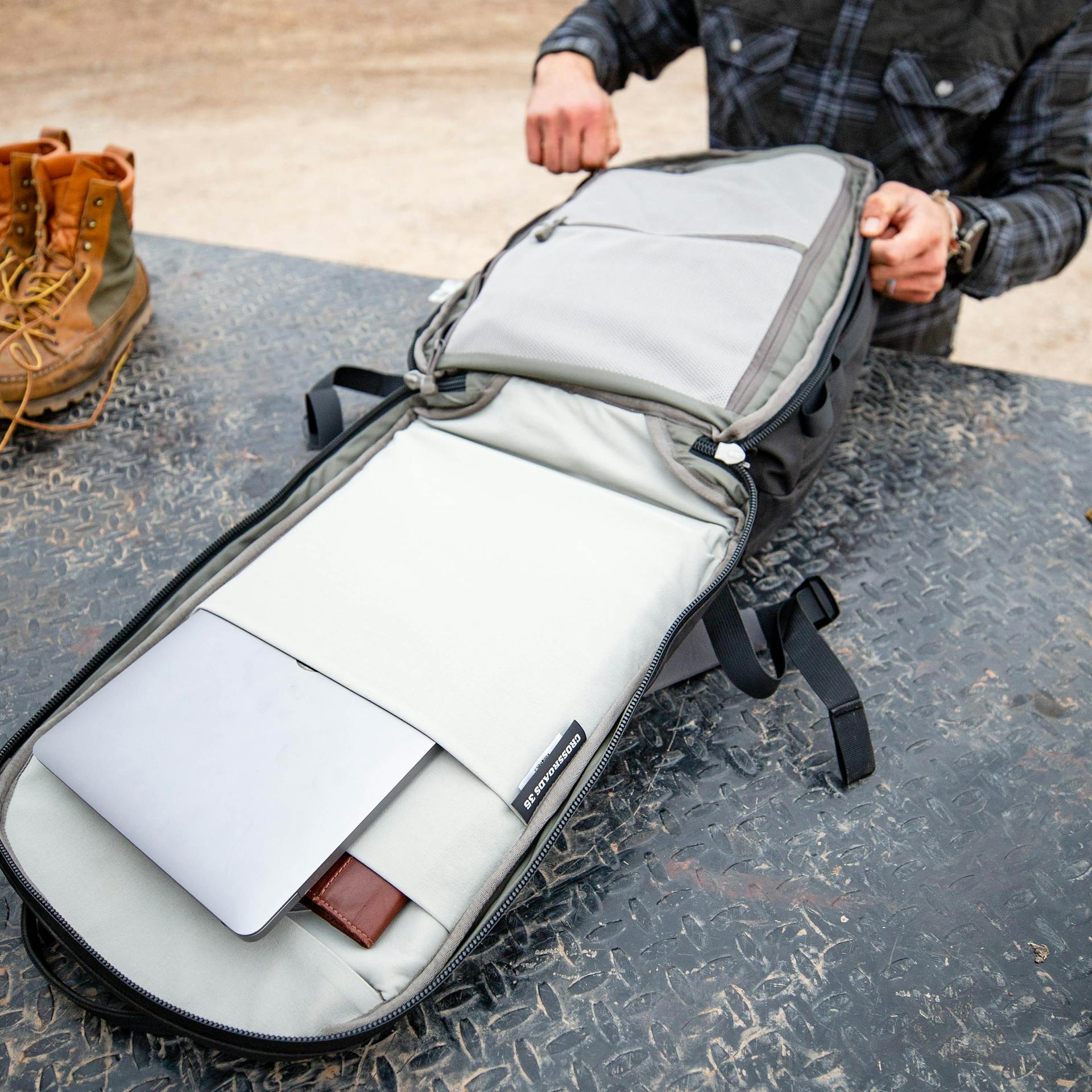 35L CARRY ON BACKPACK