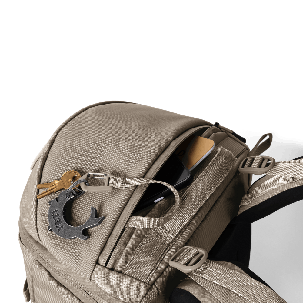 22L EVERYDAY CARRY BACKPACK